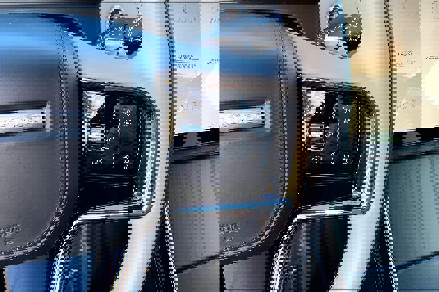 Used 2026 Land Rover Range Rover Velar Dynamic SE image 24