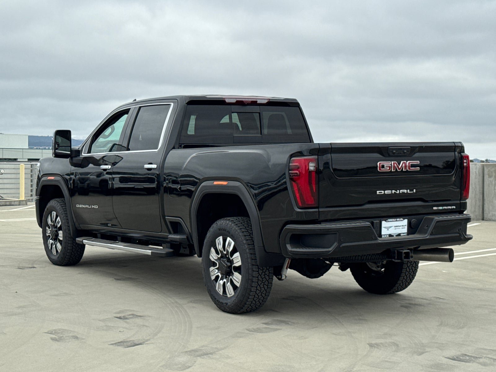New 2026 GMC Sierra 2500 Denali w/ Denali Reserve Package AWD/4WD image 12