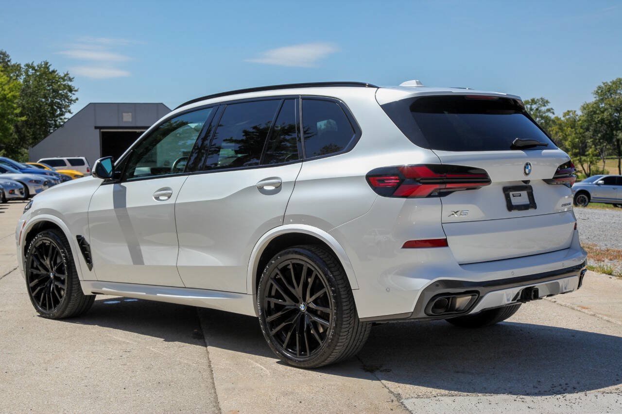 Used 2024 BMW X5 sDrive40i w/ M Sport Package RWD image 15