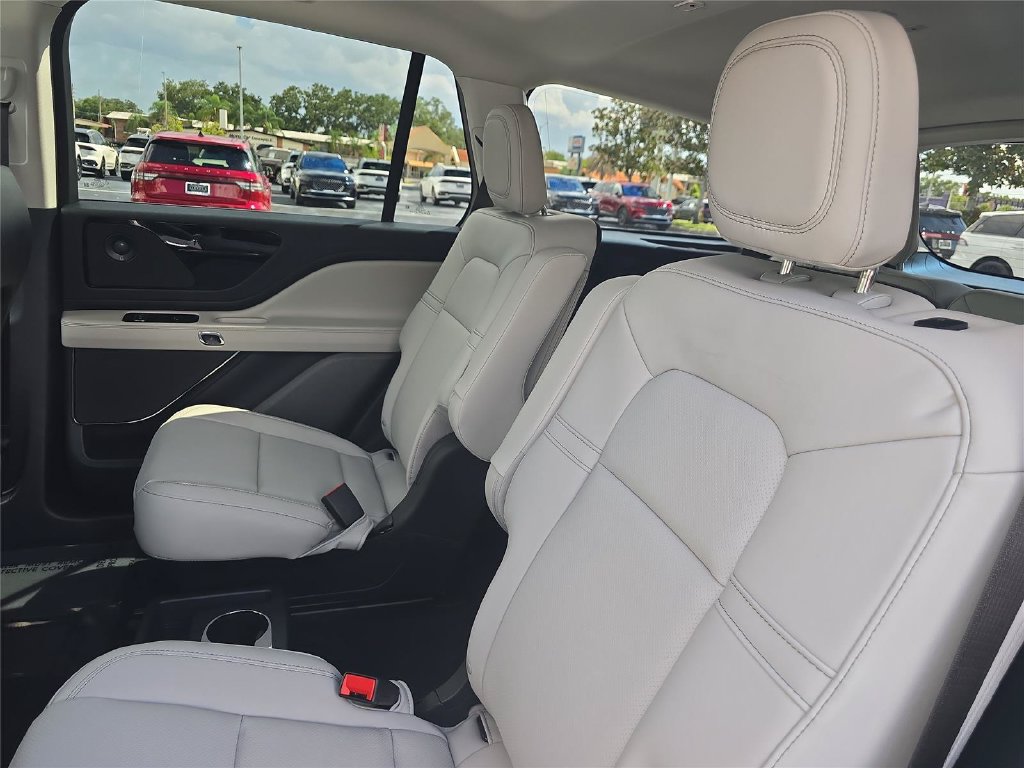 New 2026 Lincoln Aviator 2WD image 13