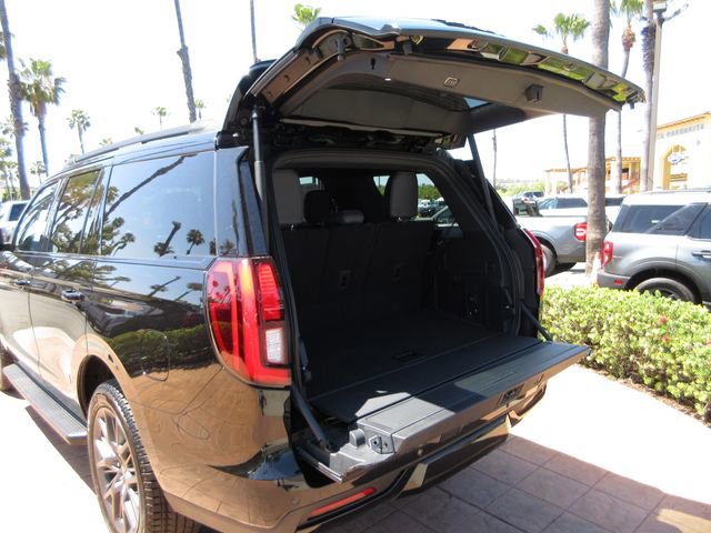 New 2026 Ford Expedition Platinum w/ Stealth Appearance Package AWD/4WD image 25