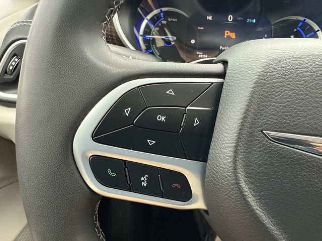 Used 2023 Chrysler Pacifica Limited image 36