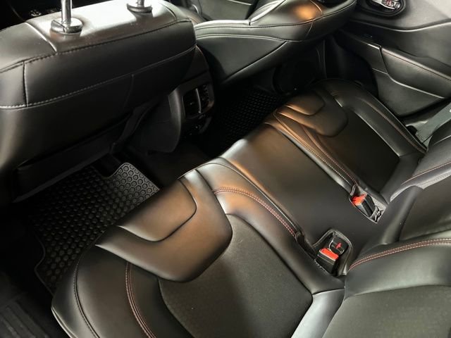 Used 2020 Jeep Cherokee Trailhawk image 27