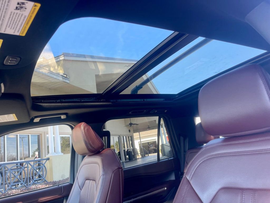 Used 2024 Ford Expedition Limited image 18