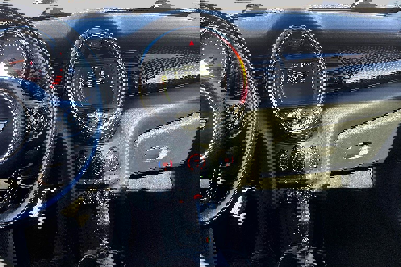 Used 2015 MINI Cooper S image 6