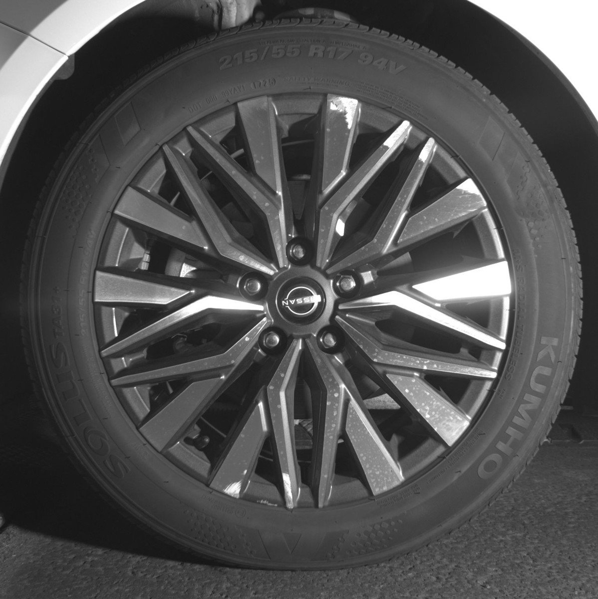 Used 2025 Nissan Altima 2.5 SV FWD image 12