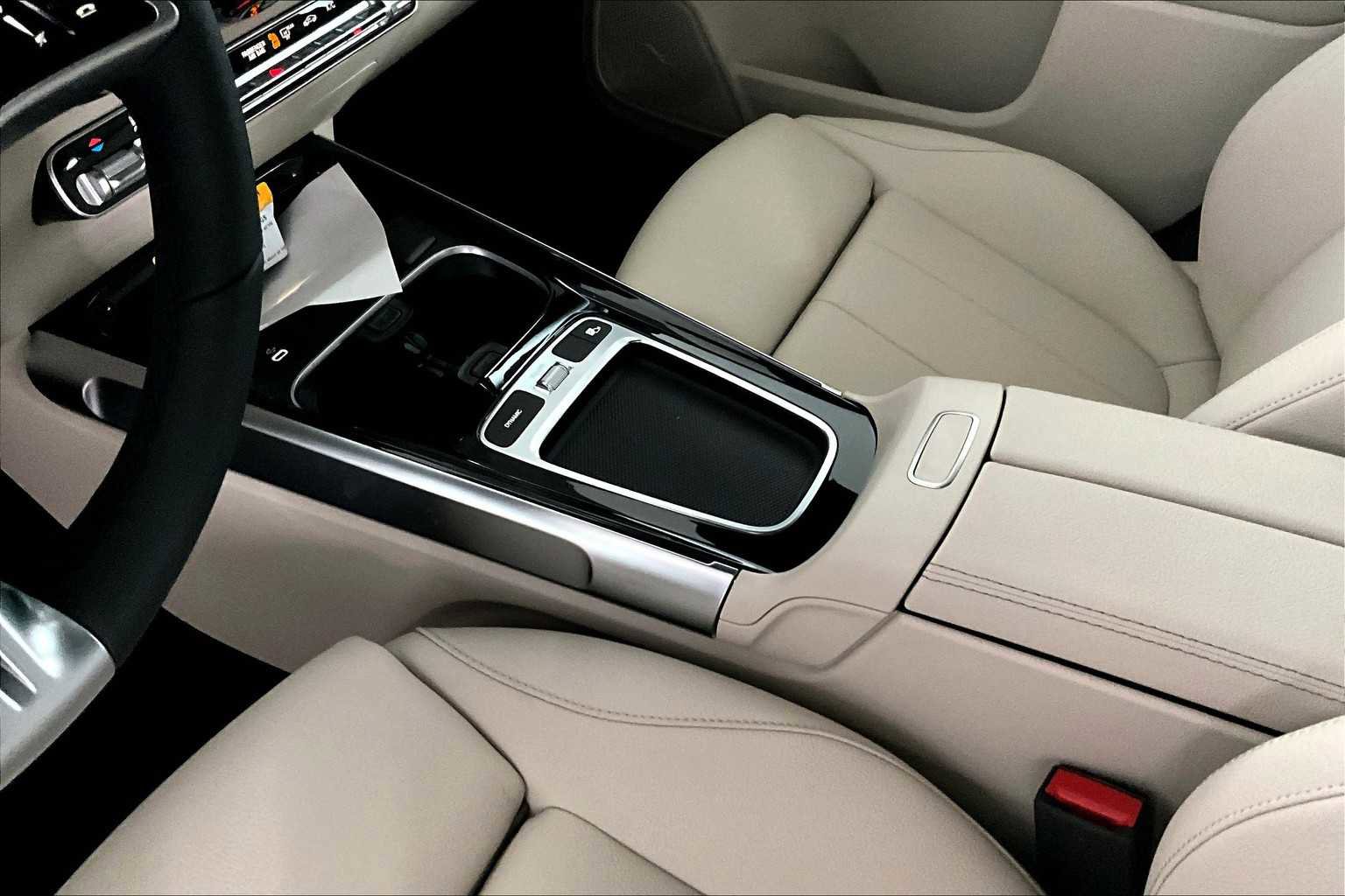 New 2026 Mercedes-Benz GLB 250 4MATIC image 11