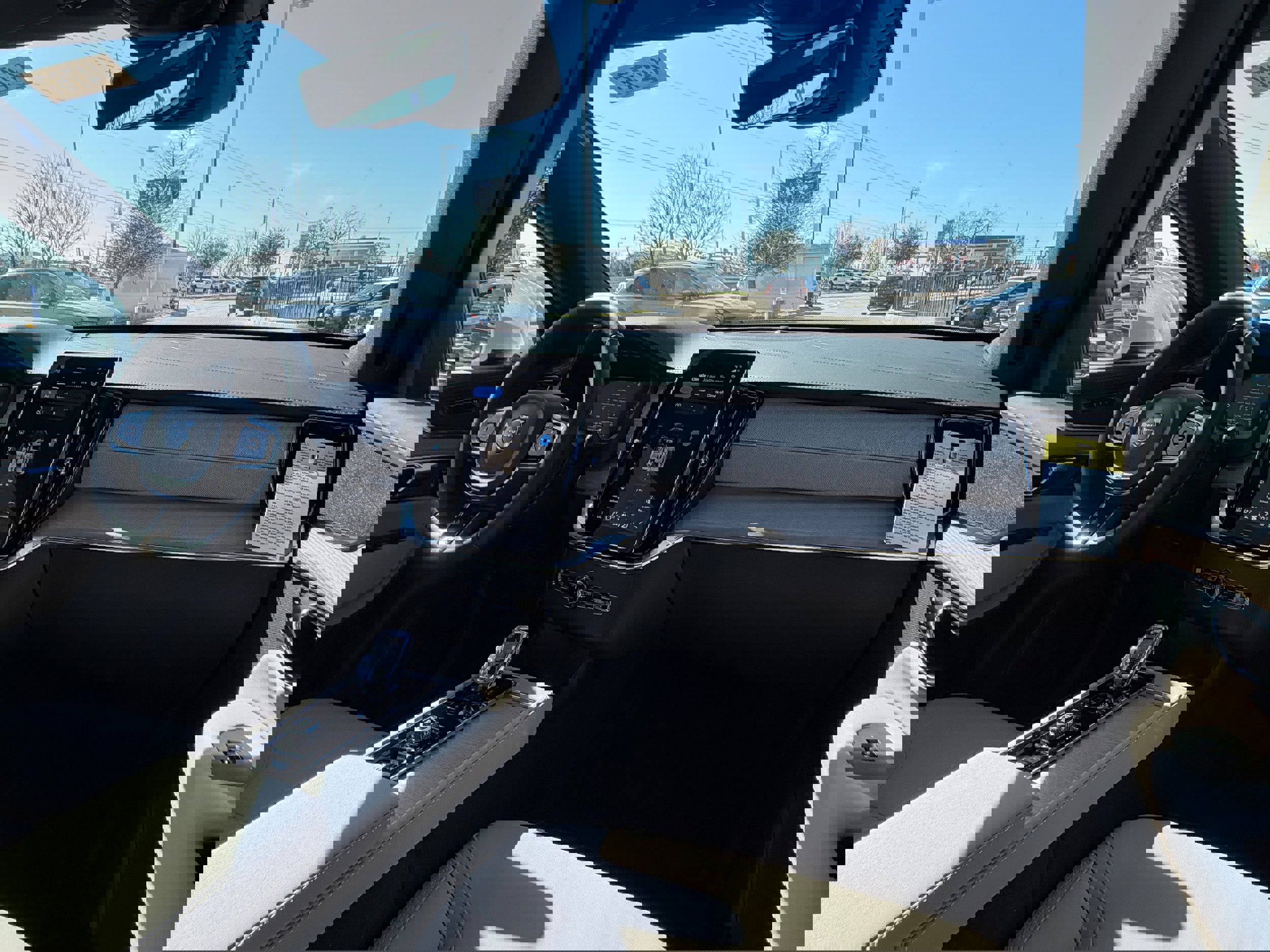 New 2026 Volvo XC90 T8 Core image 11