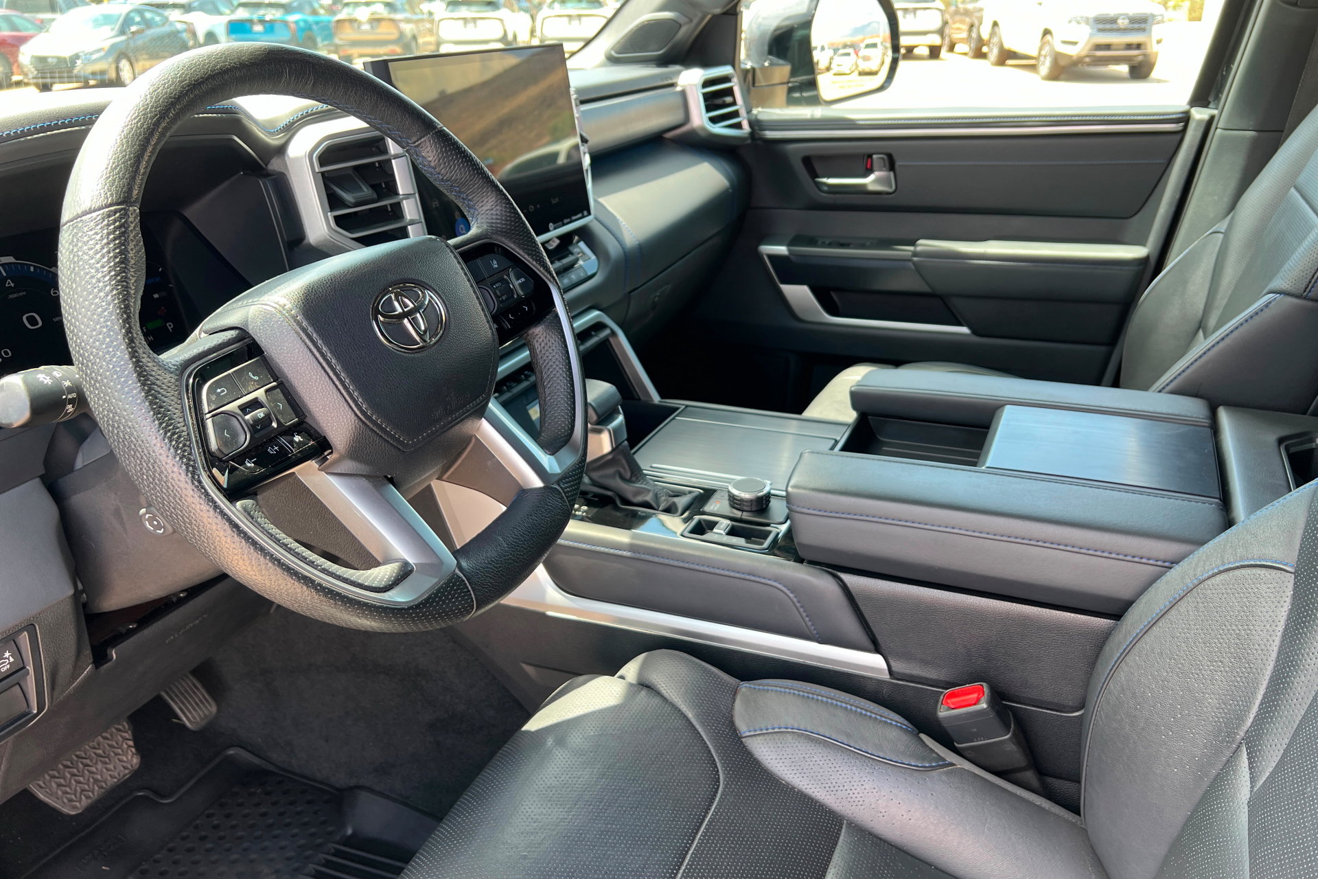 Used 2023 Toyota Tundra Platinum AWD/4WD image 17