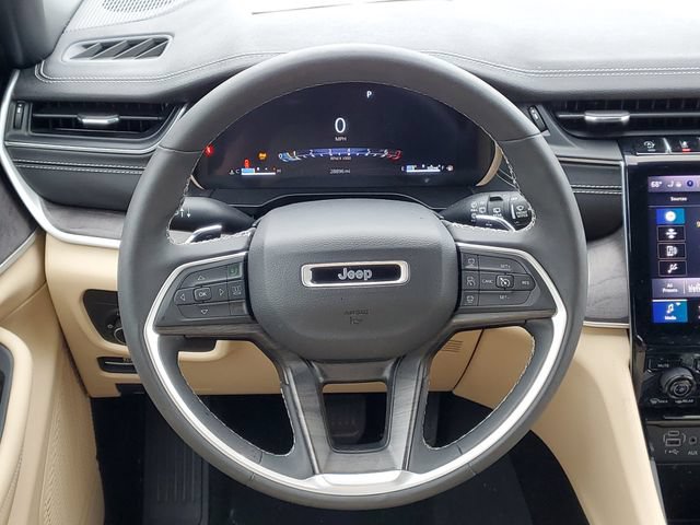 Used 2024 Jeep Grand Cherokee Limited AWD/4WD image 35