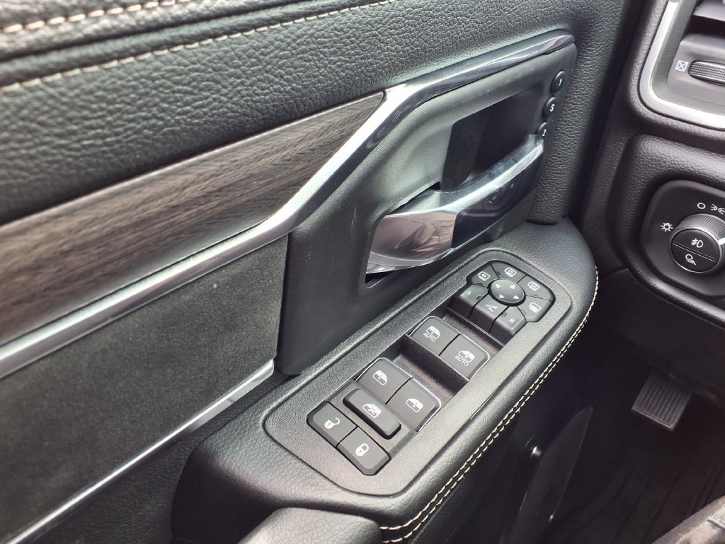 New 2027 RAM 3500 Laramie AWD/4WD image 17