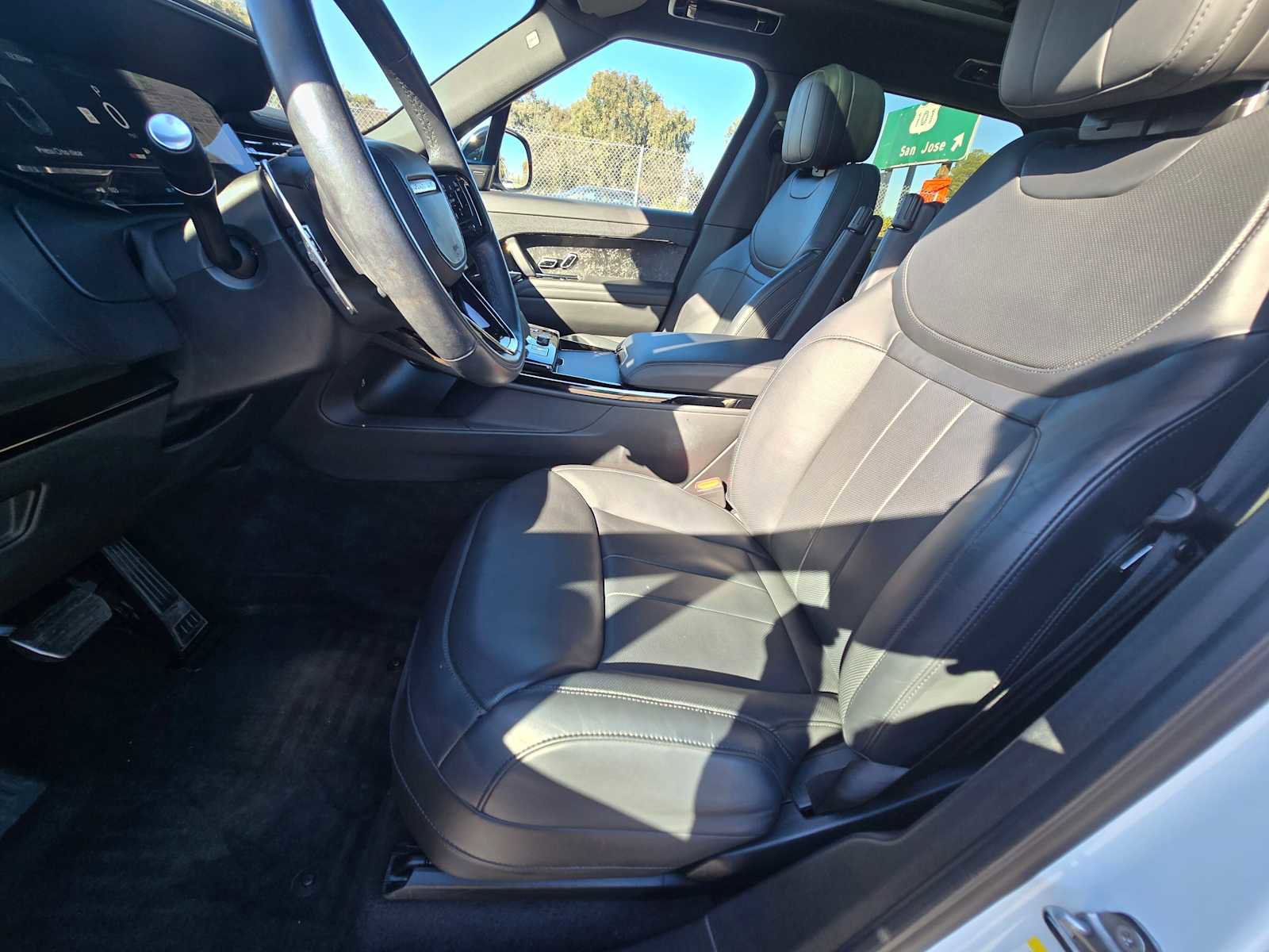 Used 2023 Land Rover Range Rover Sport SE Dynamic image 24