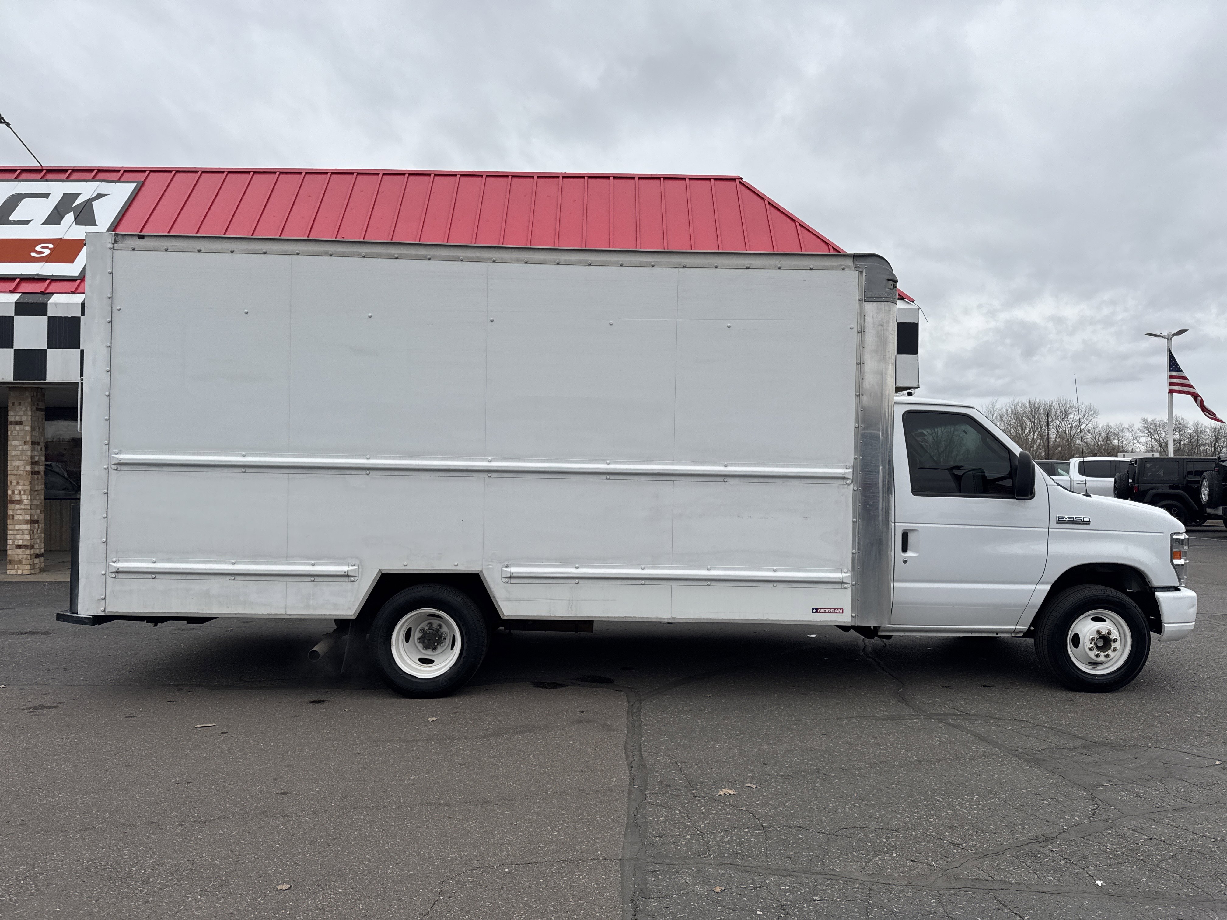 Used 2019 Ford E-350 and Econoline 350 Super Duty RWD image 8