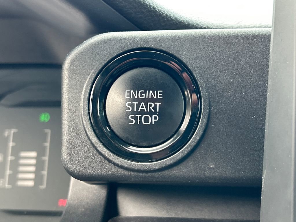 Used 2024 Toyota Tacoma SR5 AWD/4WD image 21