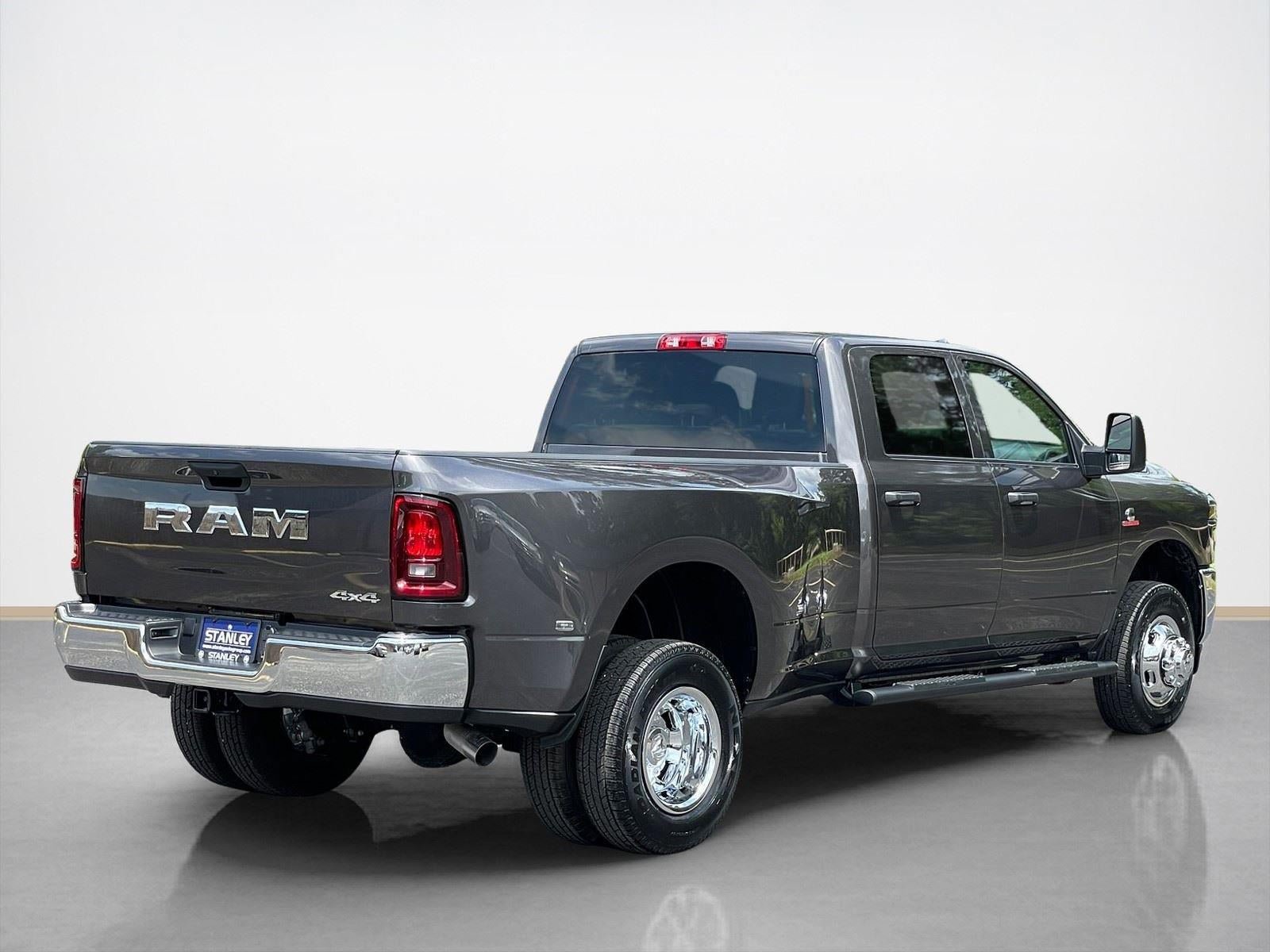 New 2026 RAM 3500 Tradesman AWD/4WD image 8
