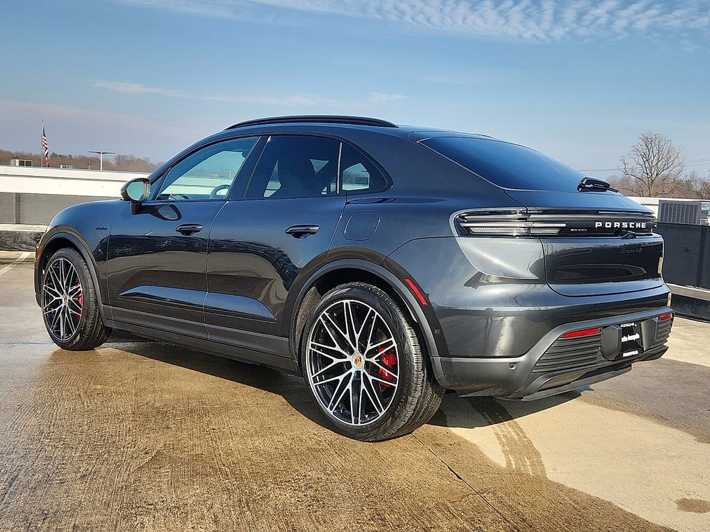 Certified 2025 Porsche Macan 4S Electric image 3