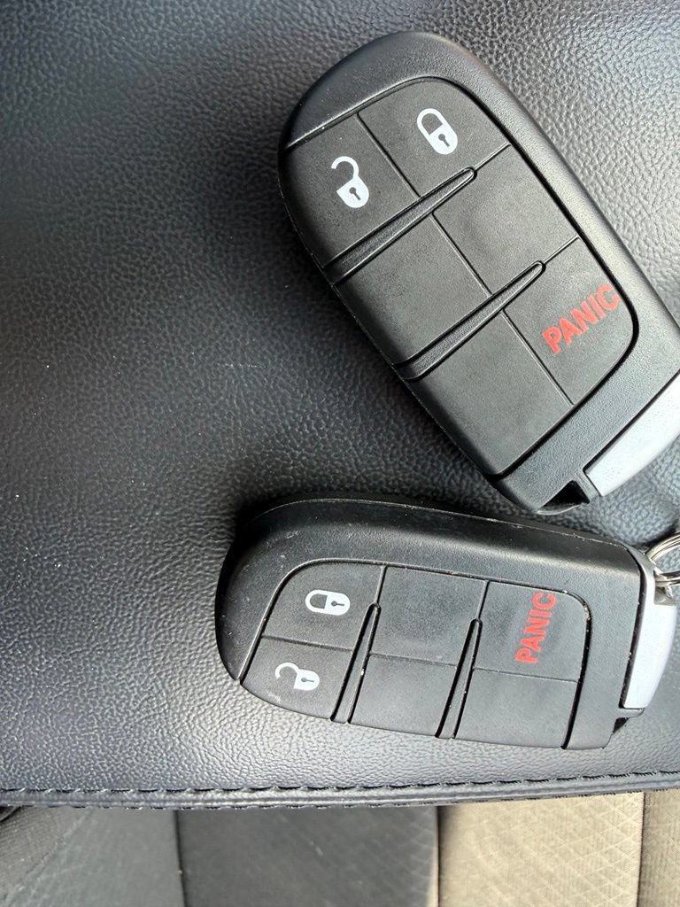 Used 2021 Jeep Grand Cherokee Laredo RWD image 20
