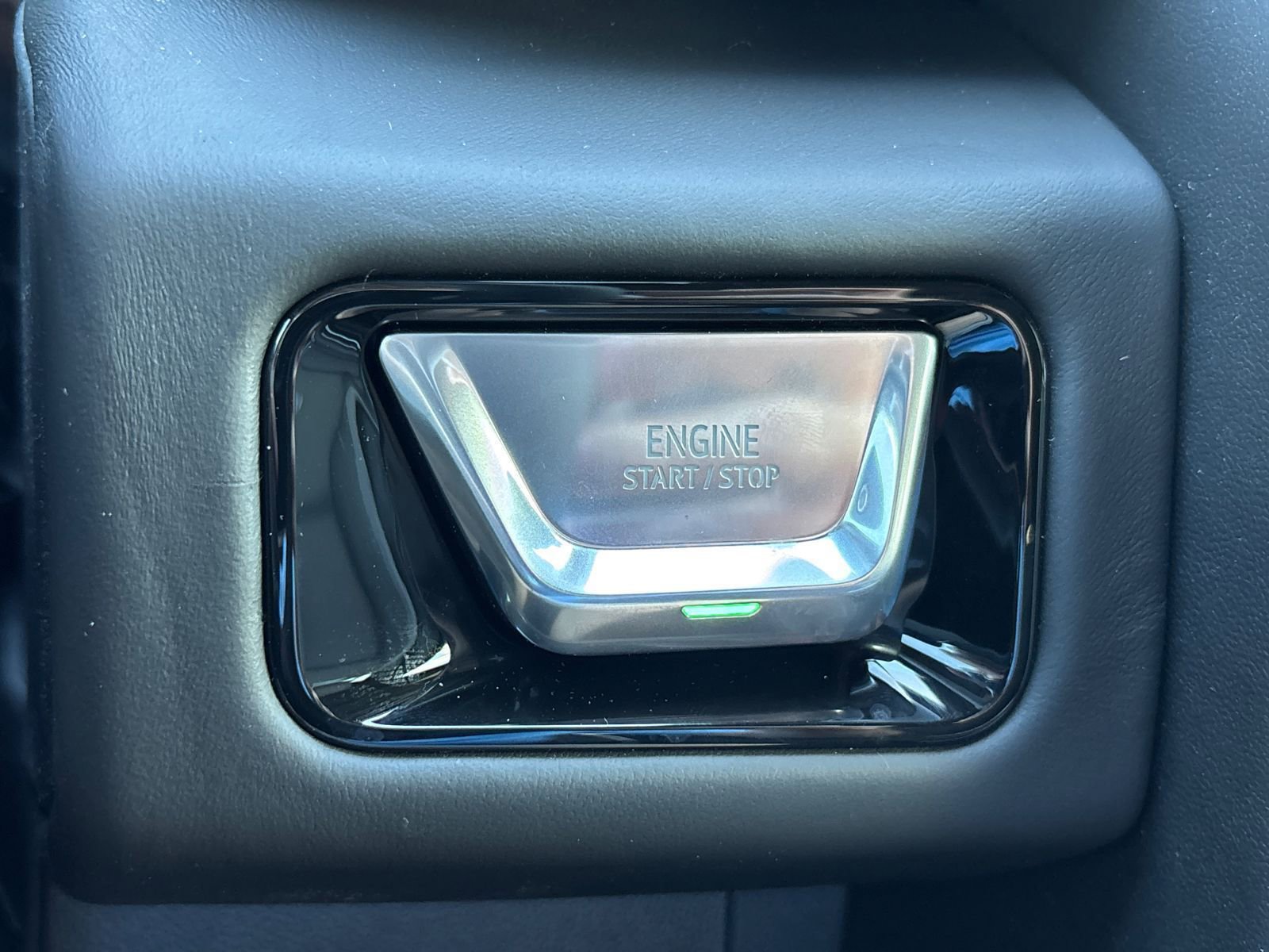 New 2026 GMC Yukon XL AT4 Ultimate w/ LPO, Illumination Package image 12