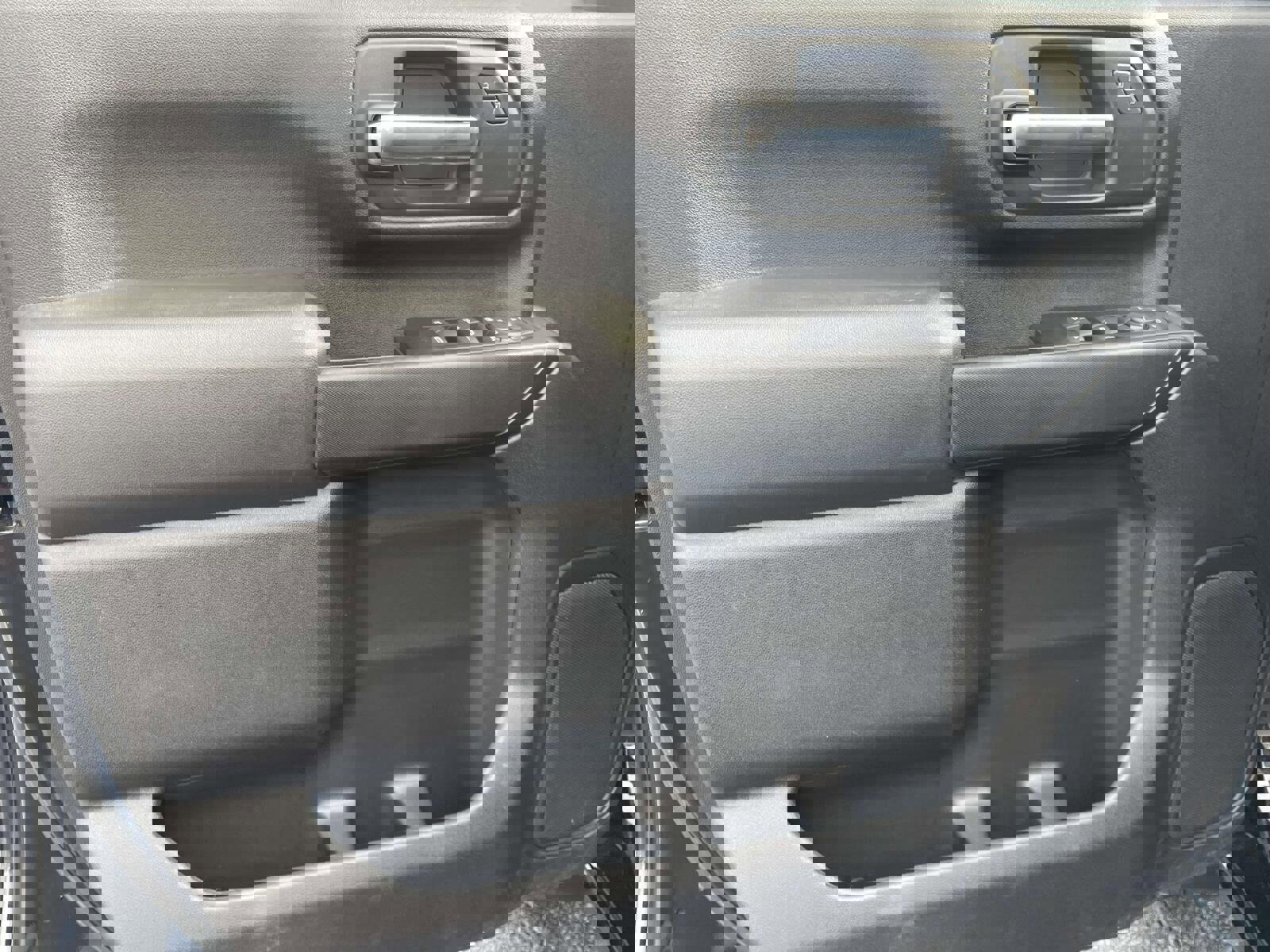 Used 2022 Chevrolet Silverado 2500 Custom w/ Custom Value Package image 15