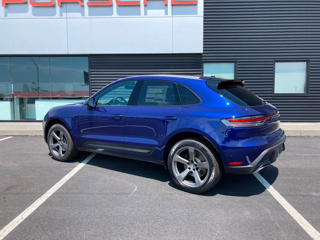 Used 2024 Porsche Macan image 3