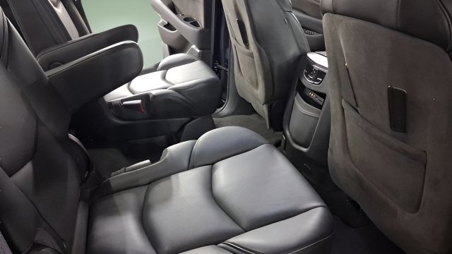 Used 2016 Cadillac Escalade Platinum AWD/4WD image 13