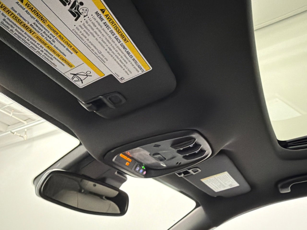 Used 2025 Buick Envista Avenir image 32