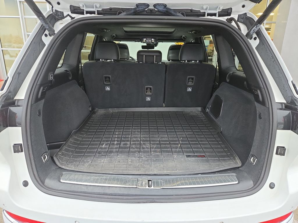 Used 2023 Jeep Grand Cherokee Overland w/ Luxury Tech Group IV image 32