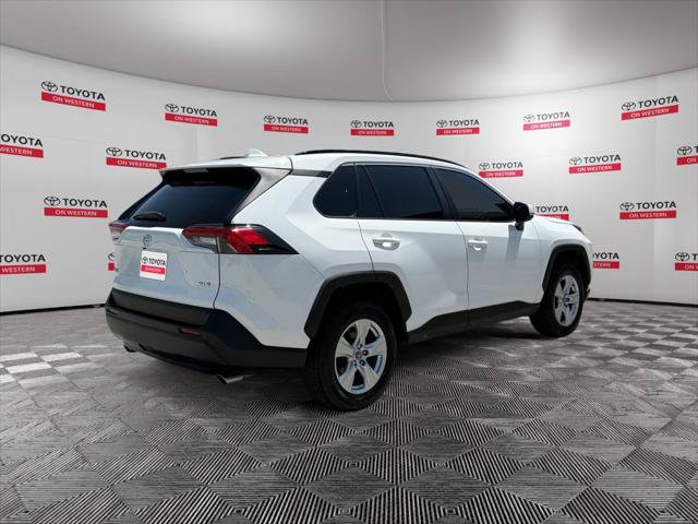 Used 2019 Toyota RAV4 XLE FWD image 5