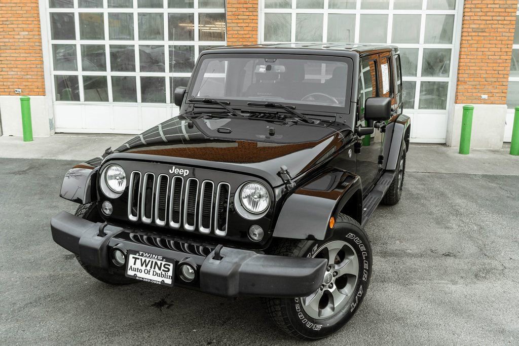 Used 2018 Jeep Wrangler Unlimited Sahara image 2