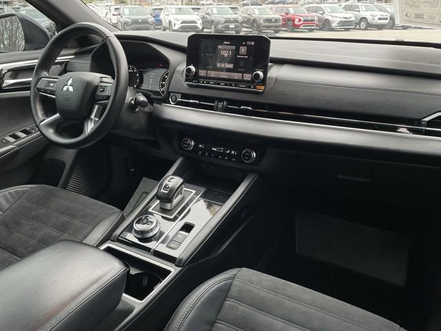 Used 2022 Mitsubishi Outlander SE image 18