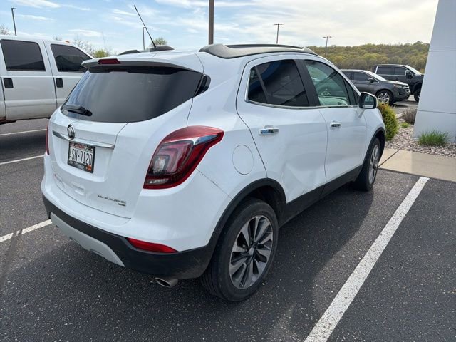 Used 2022 Buick Encore Preferred AWD/4WD image 3