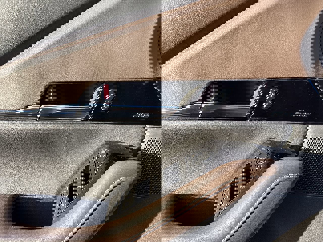 Used 2025 MAZDA CX-30 AWD 2.5 S w/ Premium Package image 12