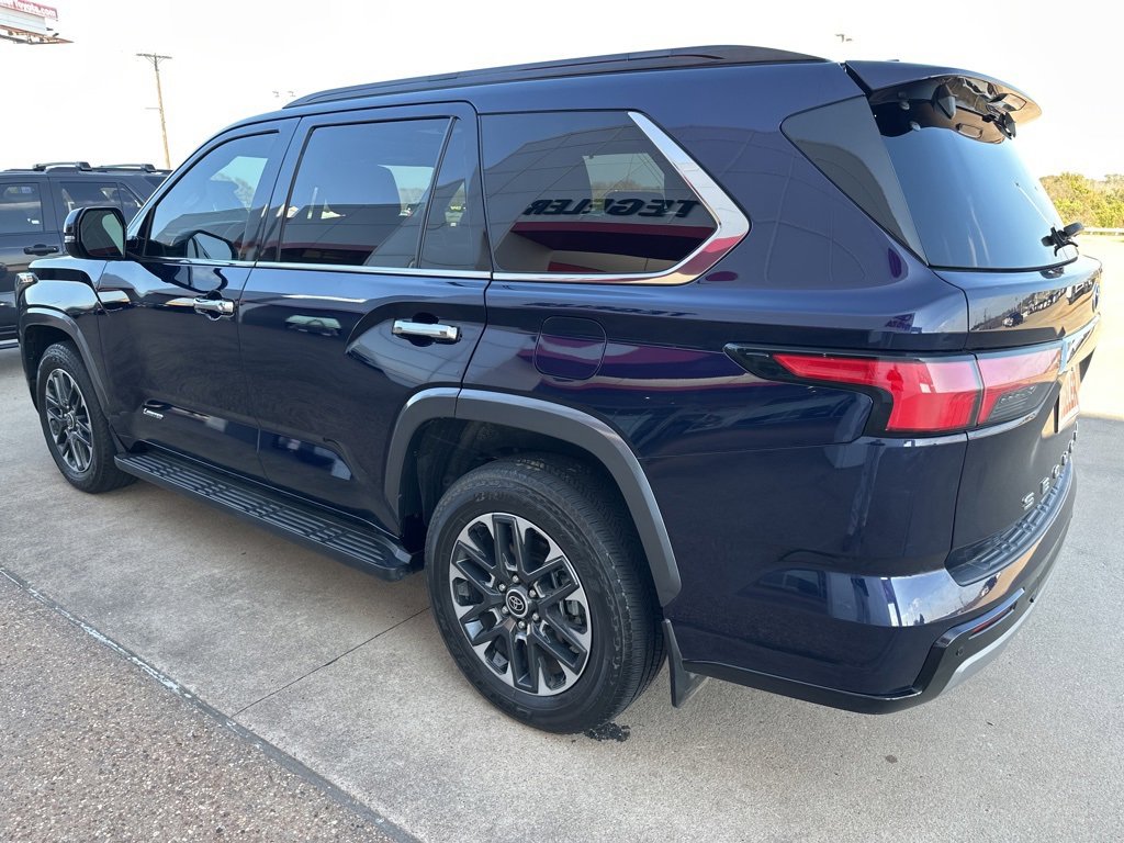 Used 2023 Toyota Sequoia Limited image 5