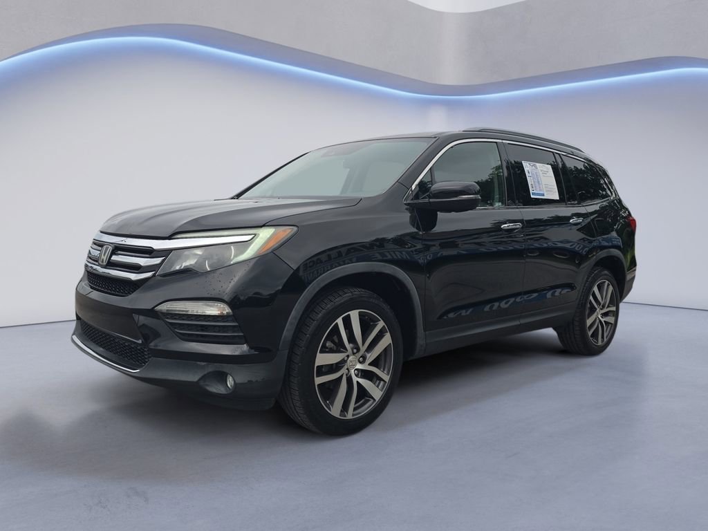 Used 2017 Honda Pilot Touring image 1