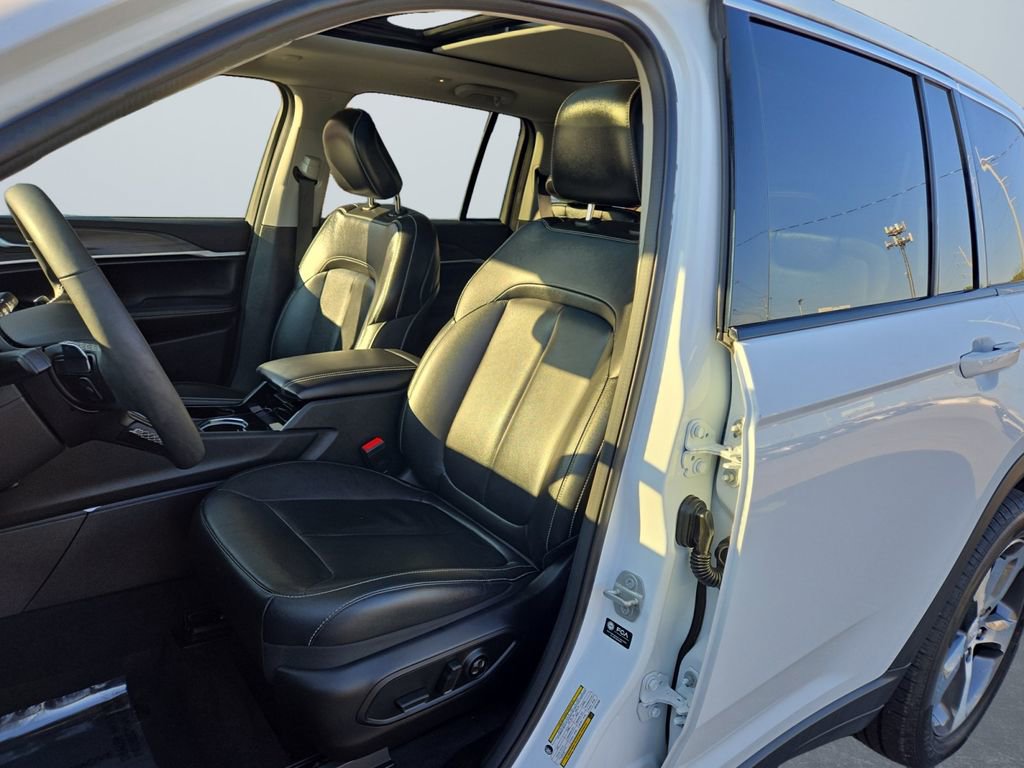 Used 2022 Jeep Grand Cherokee Limited 4xe AWD/4WD image 9