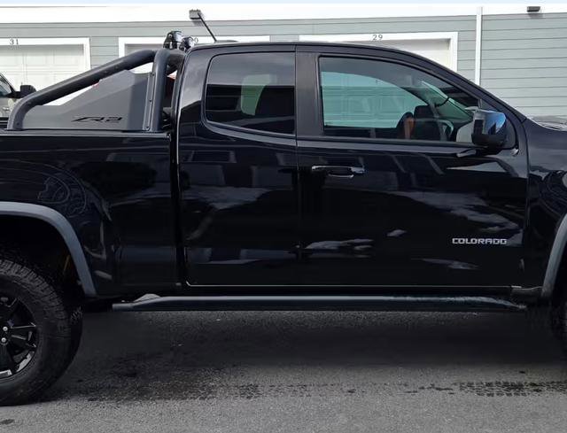 Used 2018 Chevrolet Colorado ZR2 w/ ZR2 Midnight Special Edition AWD/4WD image 3