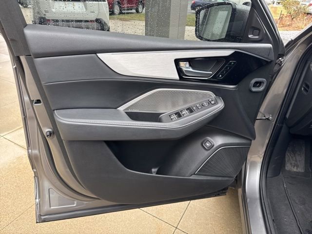Used 2024 Acura MDX SH-AWD w/ Technology Package image 26