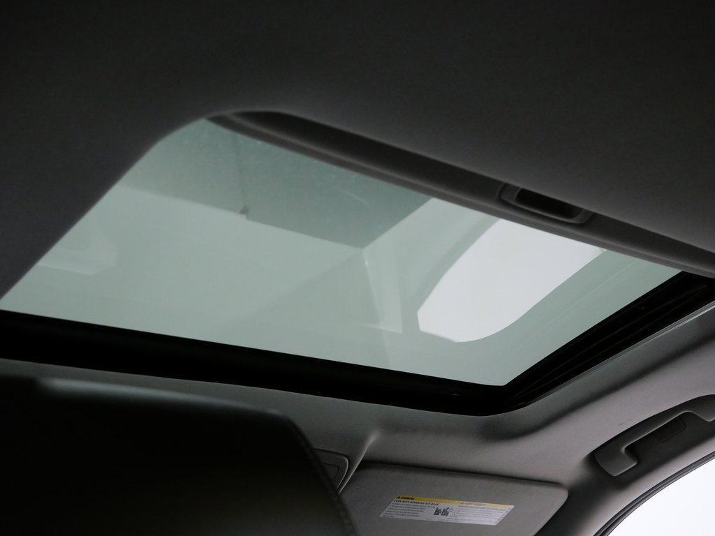 Used 2015 GMC Sierra 1500 SLT w/ SLT Crew Cab Value Package image 4