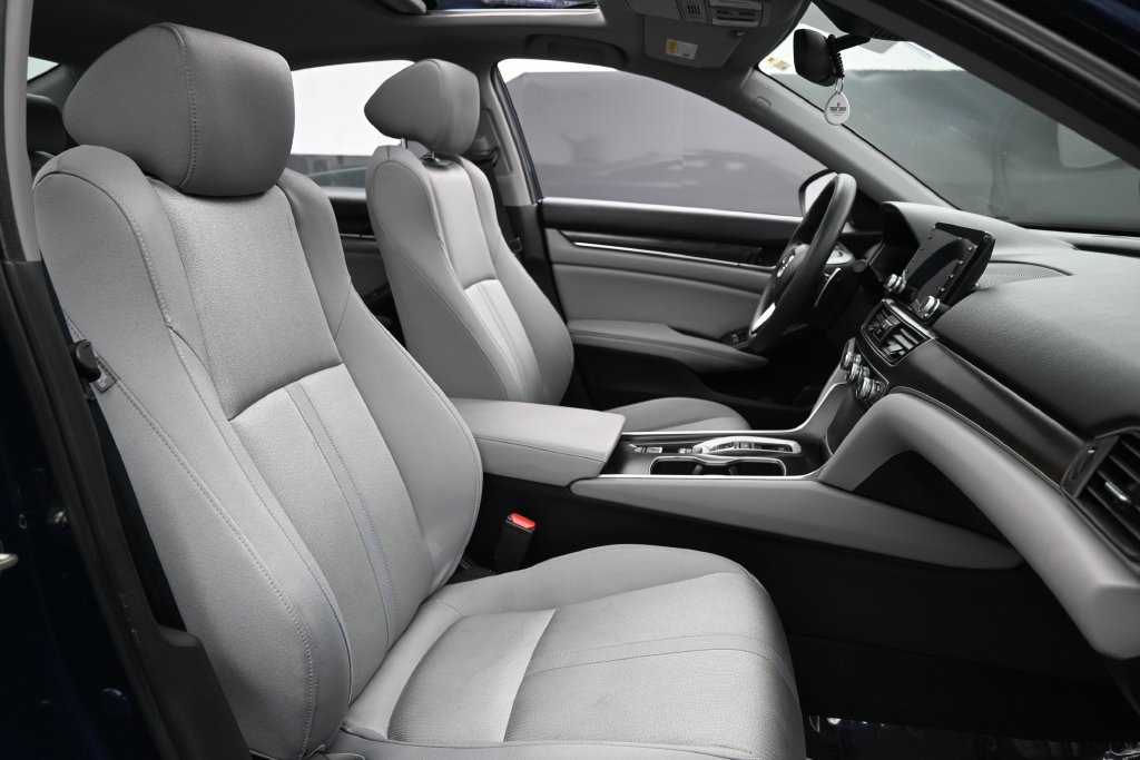 Used 2018 Honda Accord EX image 30