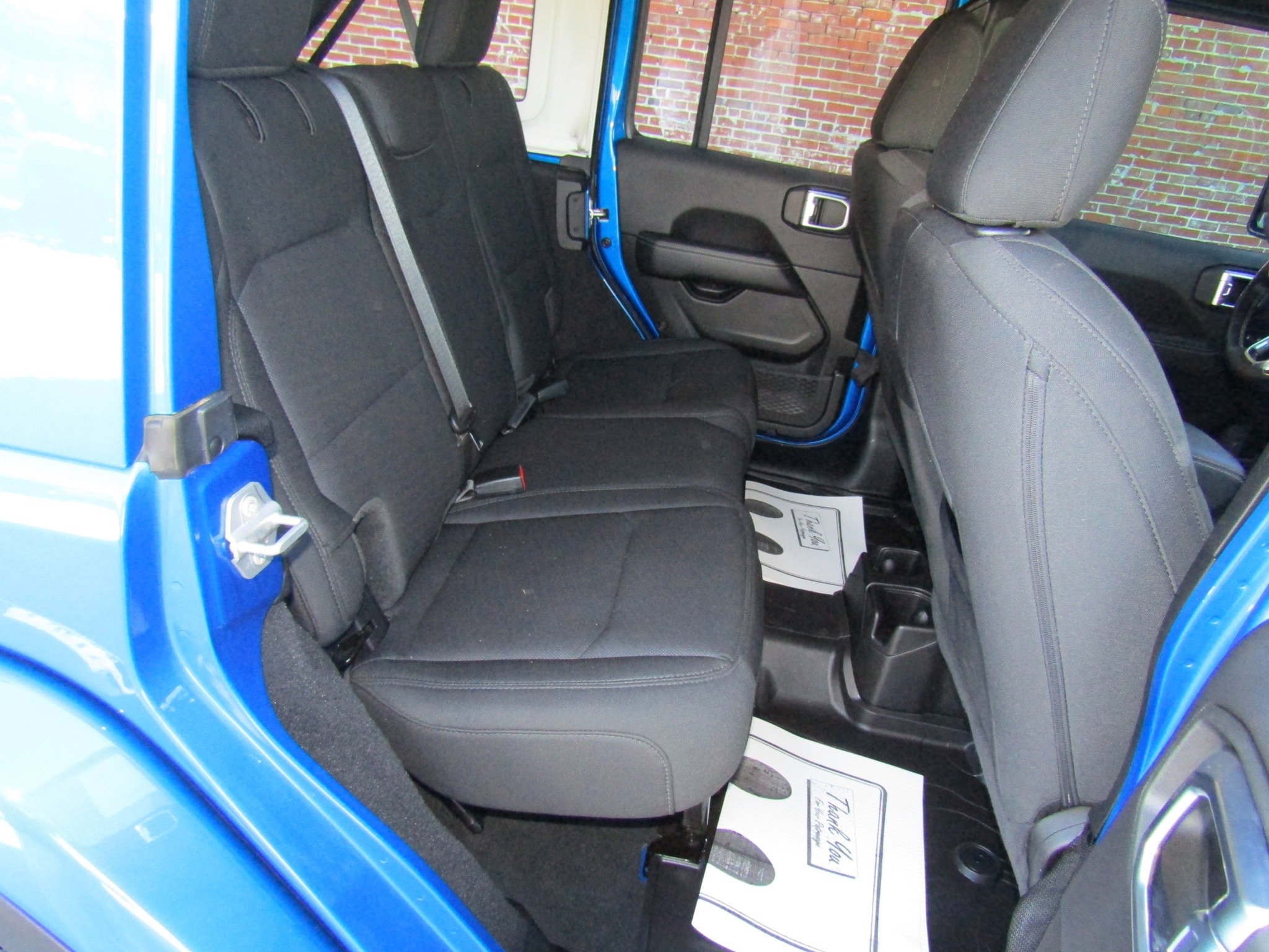 Used 2022 Jeep Wrangler Unlimited Sahara w/ Cold Weather Group AWD/4WD image 15