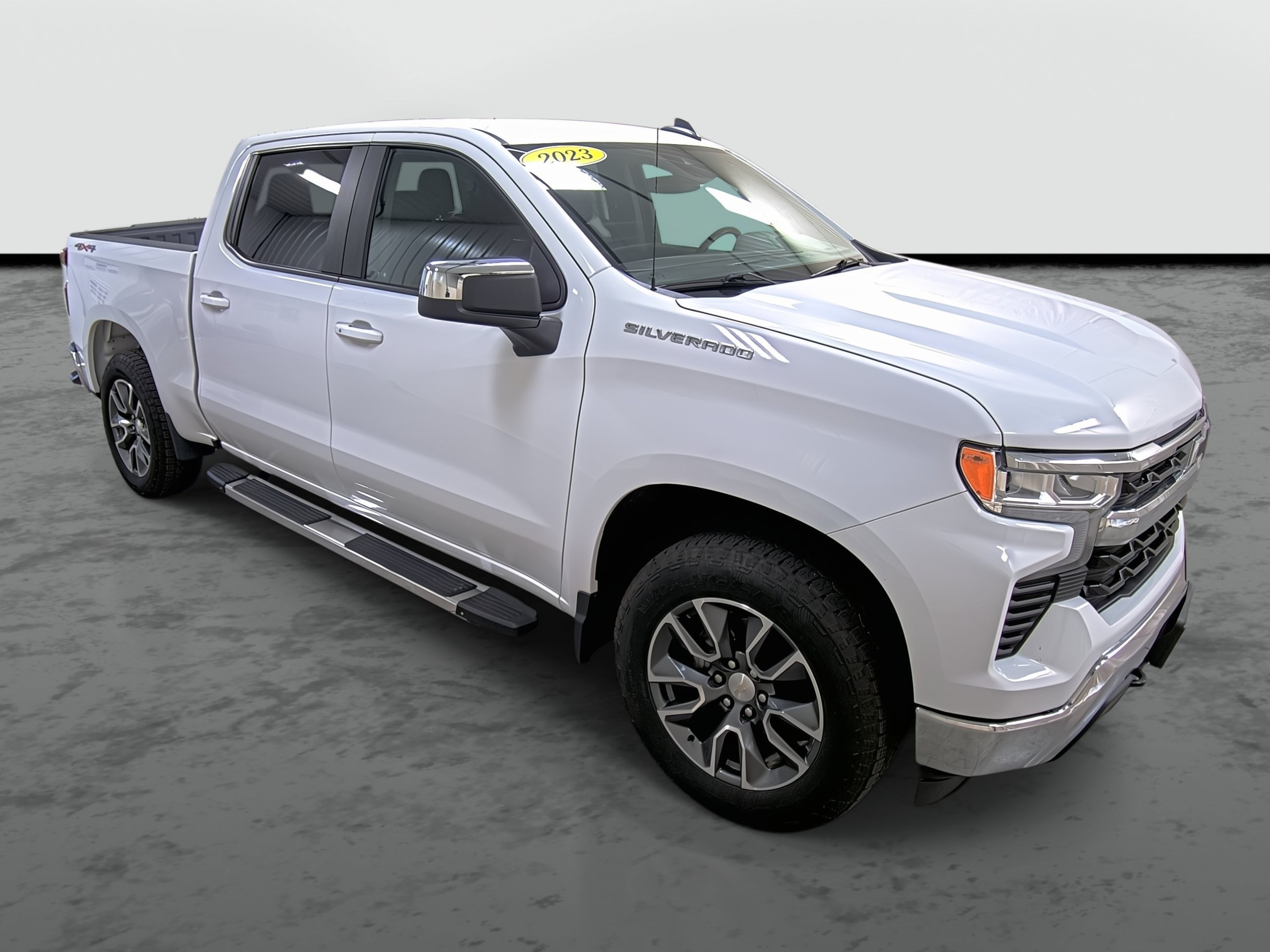 Used 2023 Chevrolet Silverado 1500 LT AWD/4WD image 5
