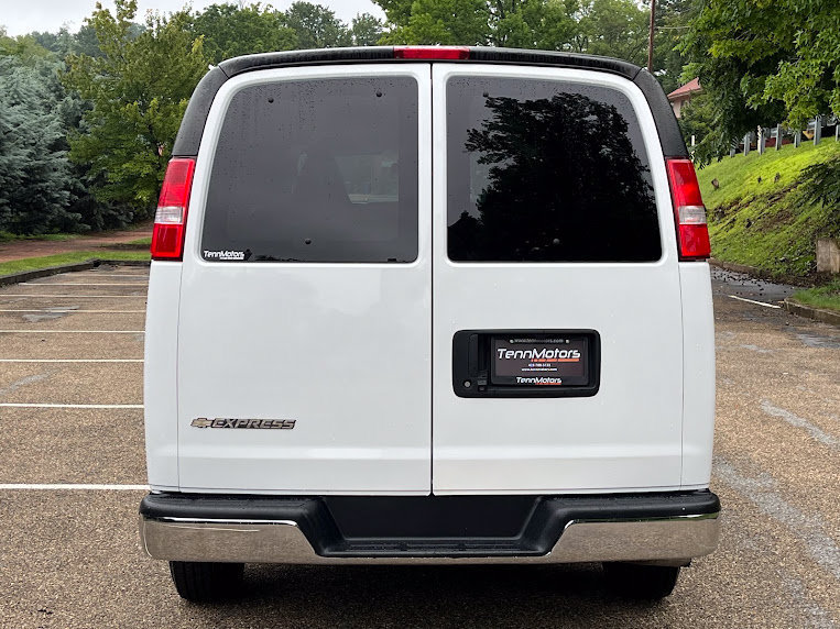 Used 2018 Chevrolet Express 2500 LT w/ LT Preferred Equipment Group RWD image 23