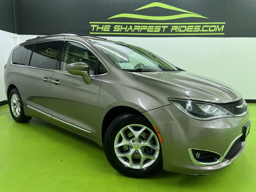 Used 2017 Chrysler Pacifica Touring-L Plus w/ Tire & Wheel Group