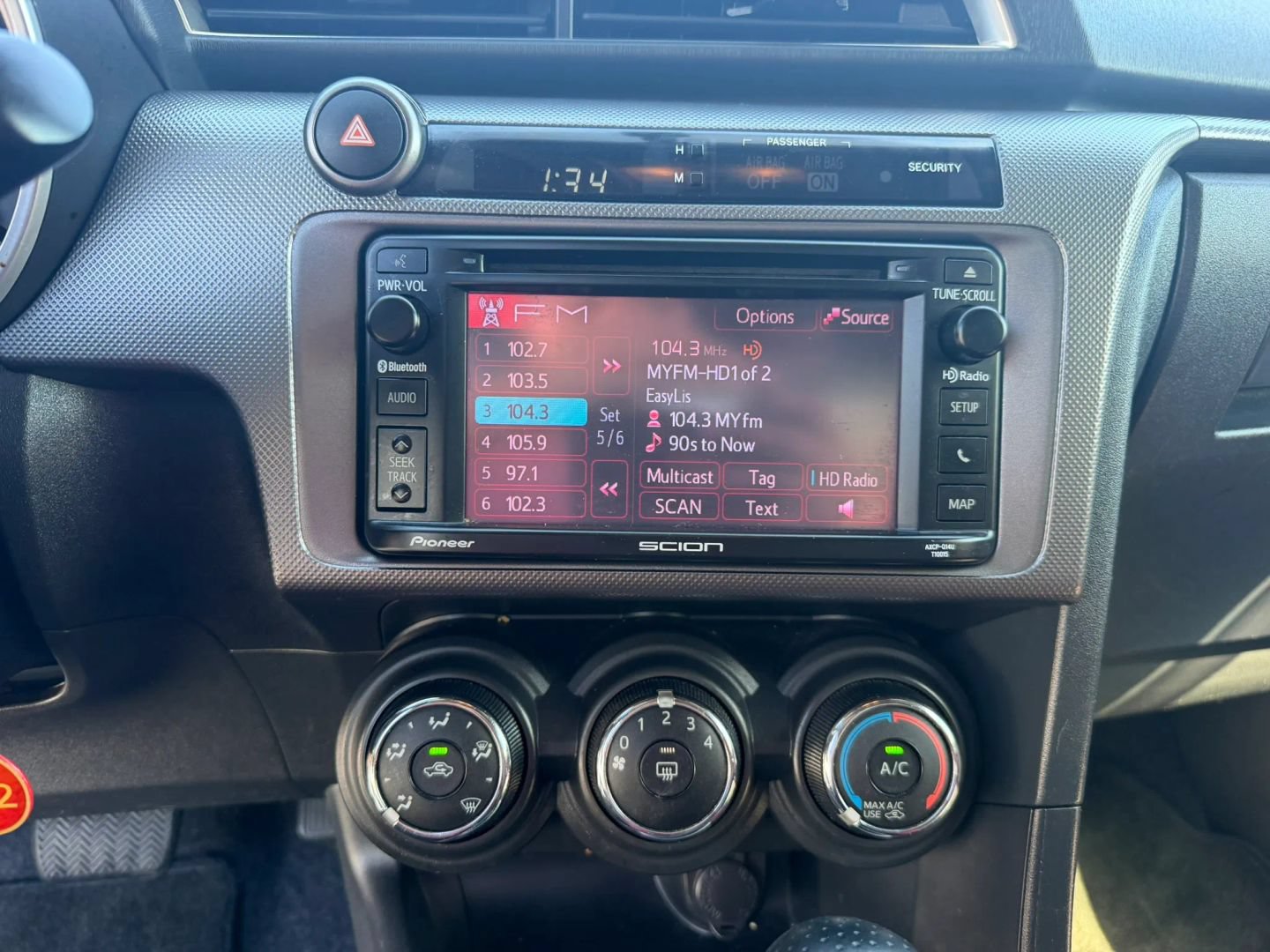 Used 2014 Scion tC FWD image 20