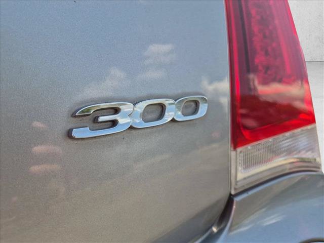 Used 2017 Chrysler 300 Limited RWD image 27