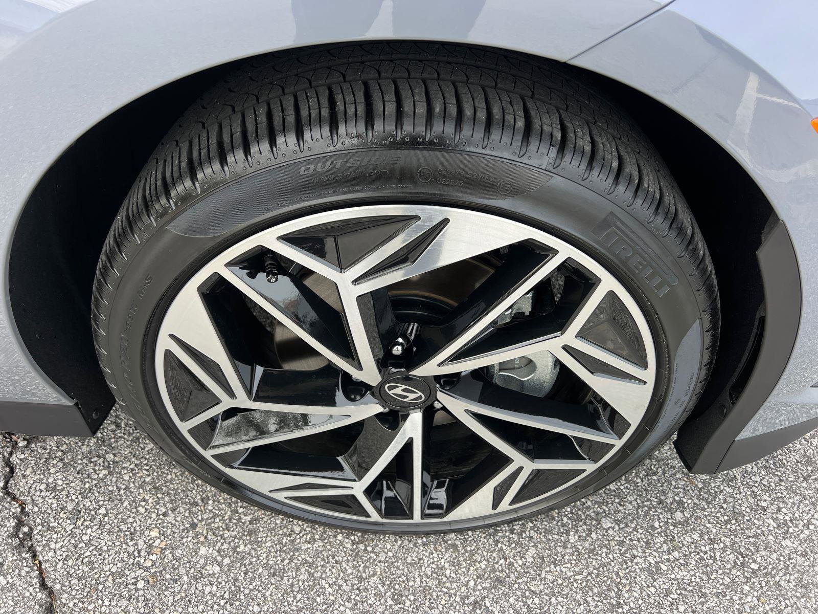 Used 2025 Hyundai Ioniq 6 SEL image 12