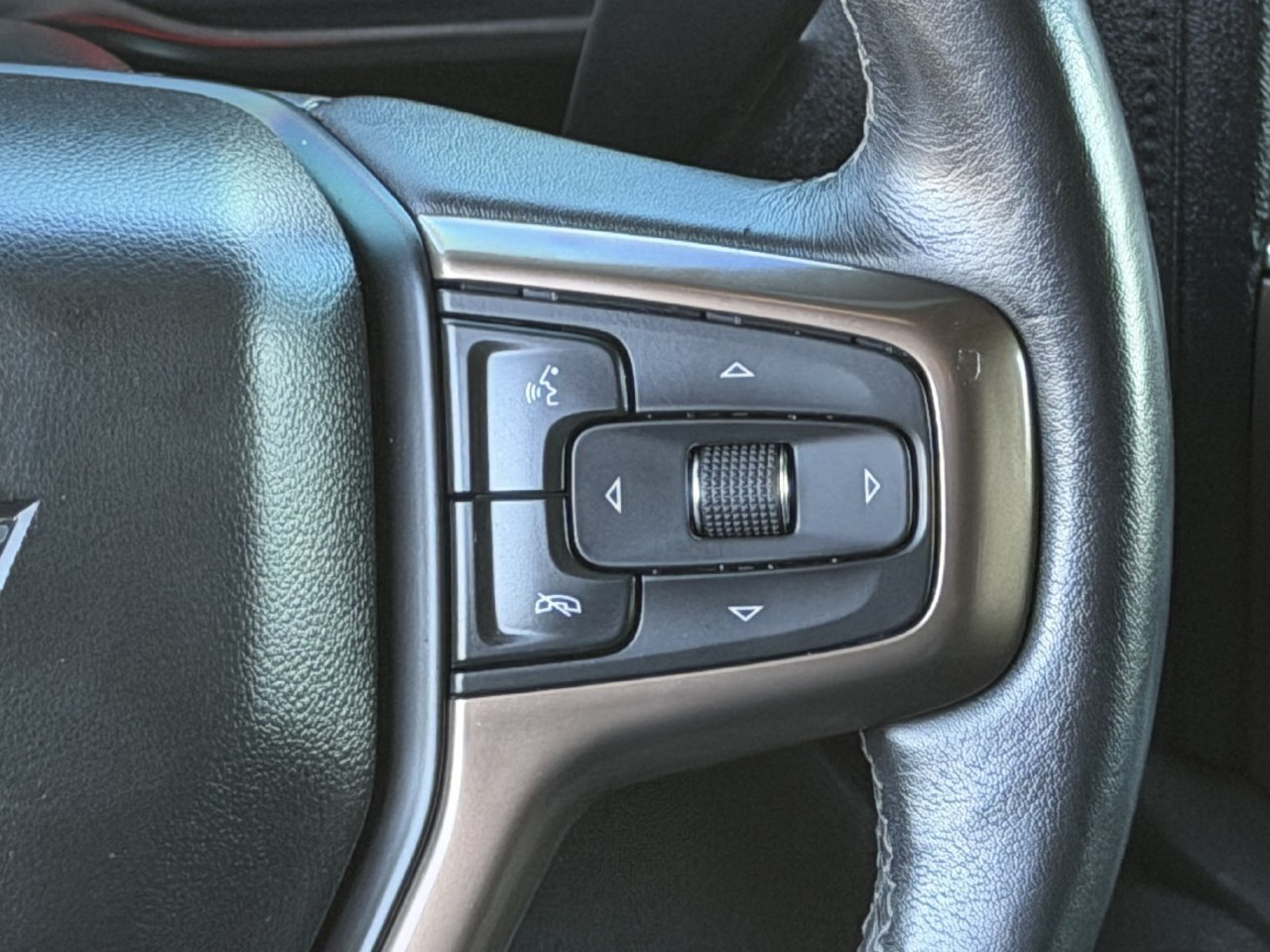 Used 2020 Chevrolet Silverado 1500 High Country w/ Technology Package AWD/4WD image 14