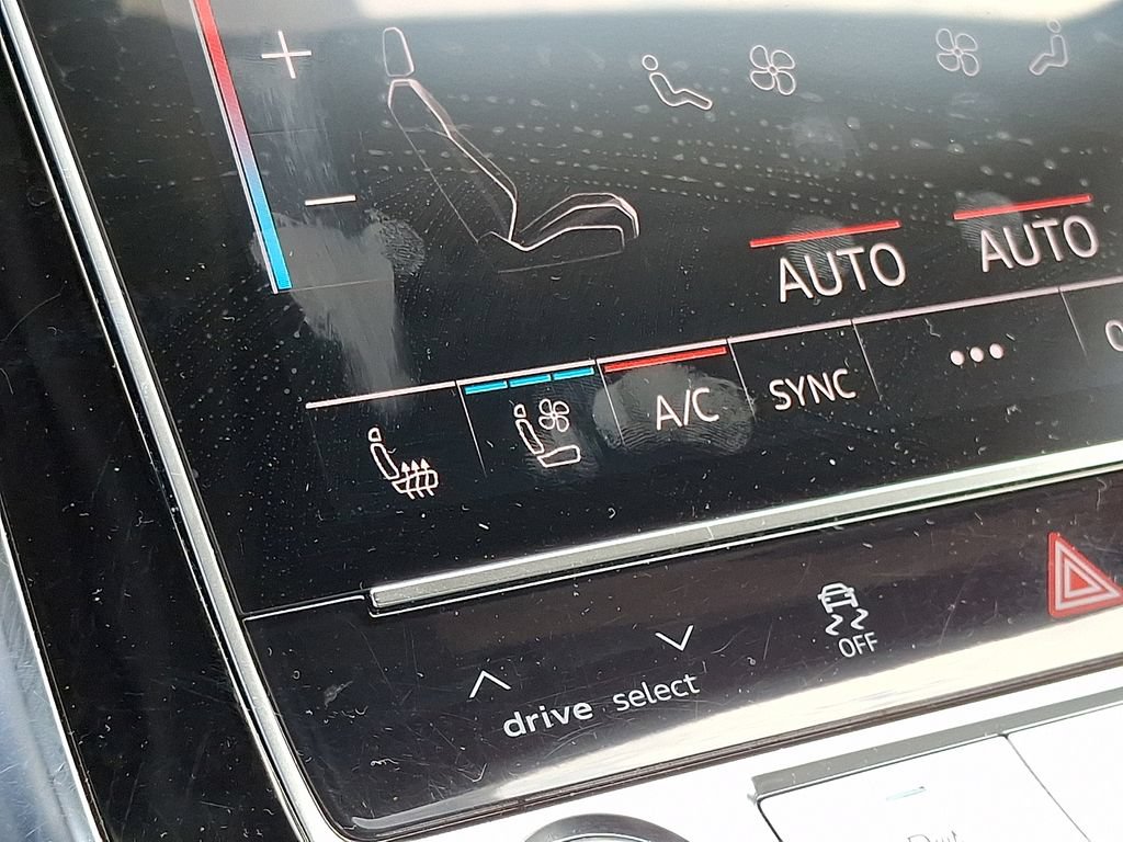 Used 2019 Audi Q8 Prestige w/ Luxury Package AWD/4WD image 25