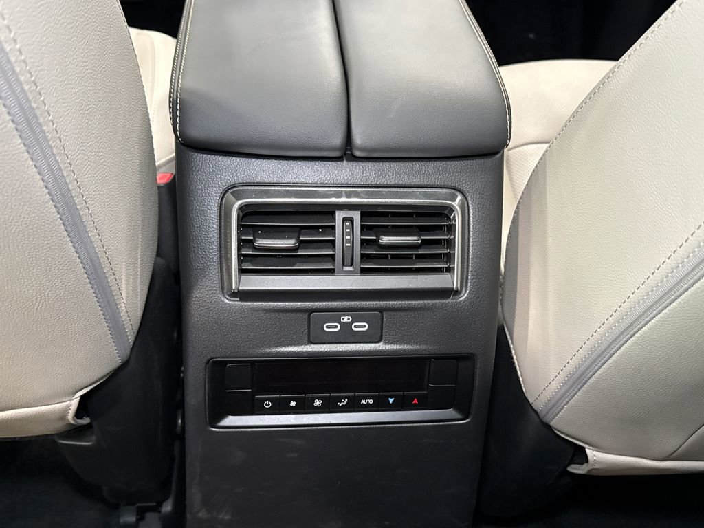 Certified 2024 MAZDA CX-90 Plug-In Hybrid w/ Preferred AWD/4WD image 9