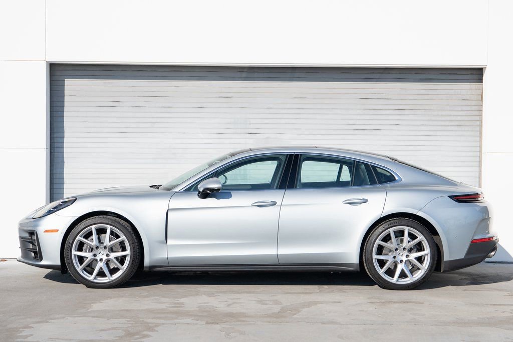 Certified 2025 Porsche Panamera image 2